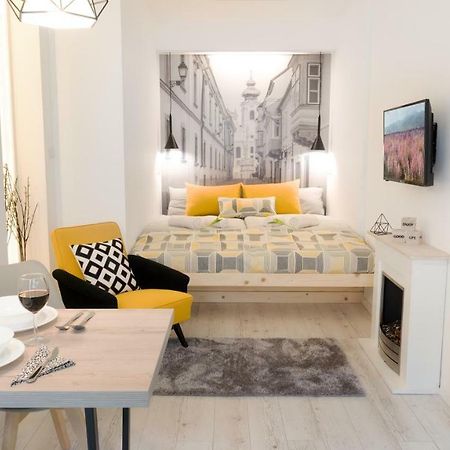 Luxury Studio 24 Győr Exteriör bild