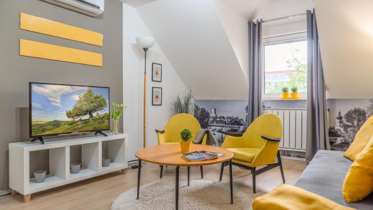 Luxury Studio 24 Lägenhet Győr Exteriör bild